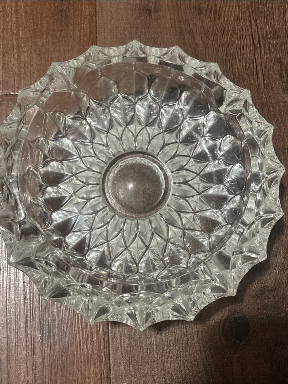 Clear Cut Glass Serving Bowl - Elegant Crystal-Style Design